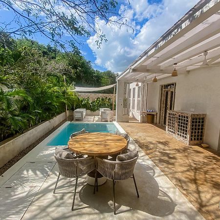 Saffron Villas Диани Бийч Екстериор снимка