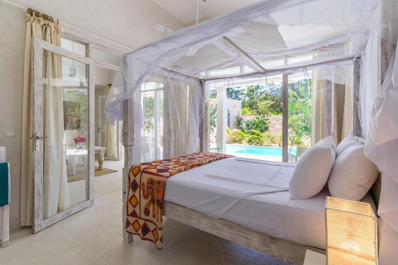 Saffron Villas Диани Бийч Екстериор снимка
