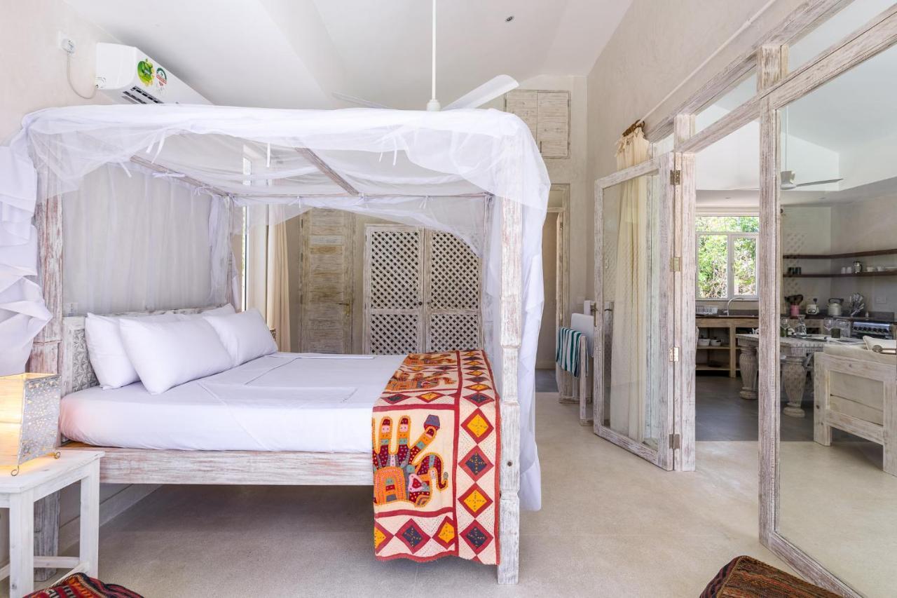 Saffron Villas Диани Бийч Екстериор снимка
