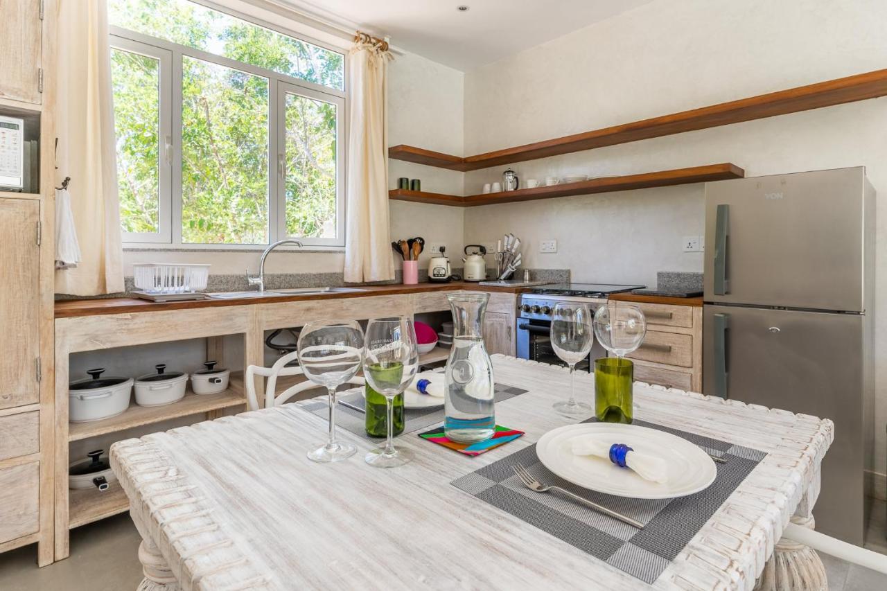 Saffron Villas Диани Бийч Екстериор снимка