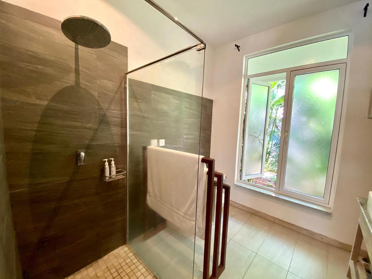 Saffron Villas Диани Бийч Екстериор снимка