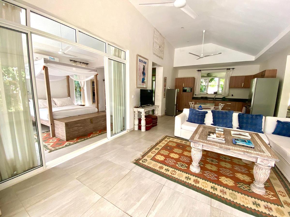 Saffron Villas Диани Бийч Екстериор снимка