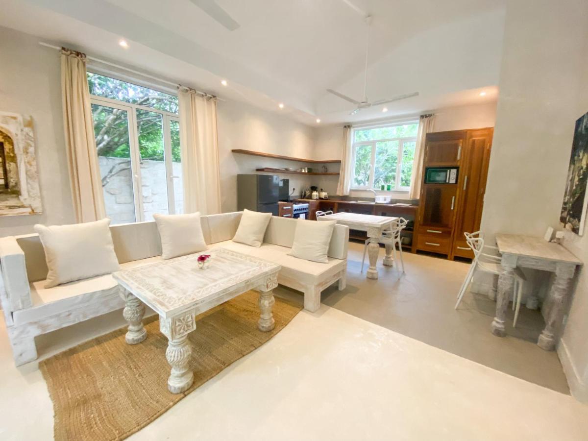 Saffron Villas Диани Бийч Екстериор снимка